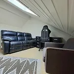 Together In One Spacious 3 Storey Private Comfortable Ideal For Groups Kristiansand