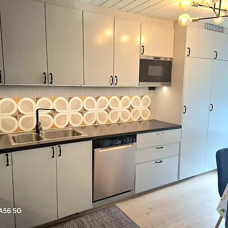Together In One Spacious 3 Storey Private Comfortable Ideal For Groups Lejlighed