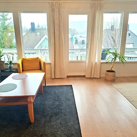 Together In One Spacious 3 Storey Private Comfortable Ideal For Groups